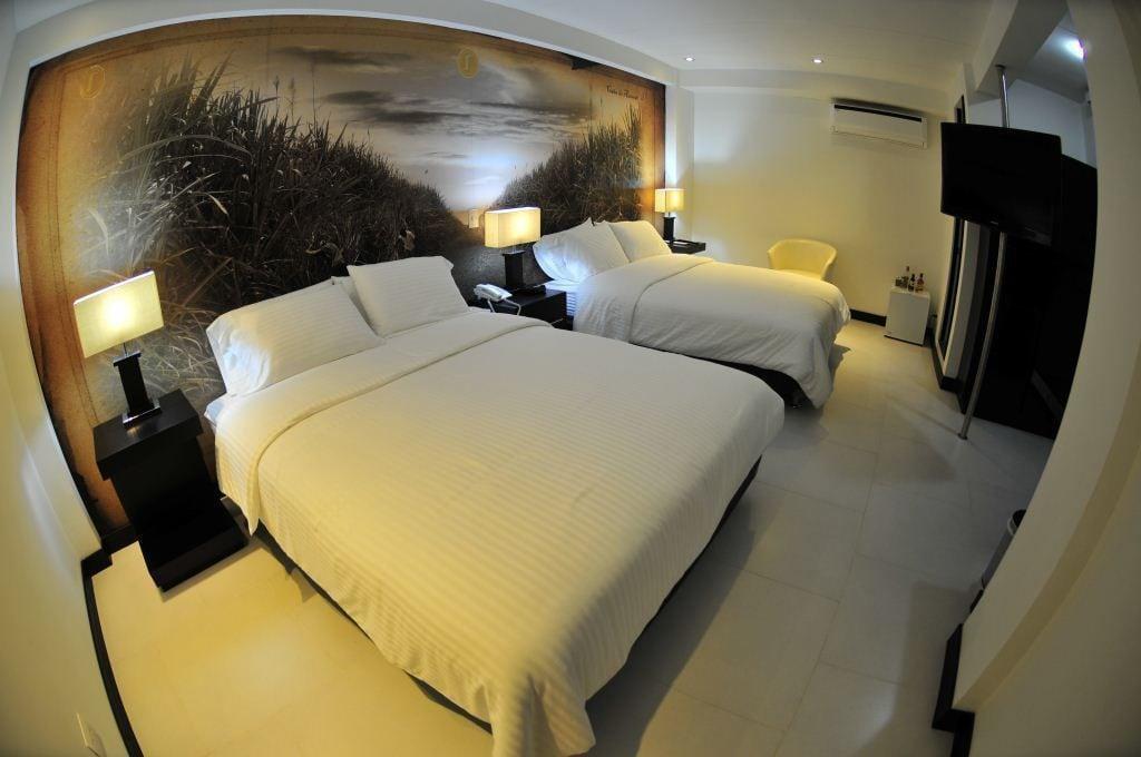 Aw Hotel Puerta De San Antonio Cali Room photo
