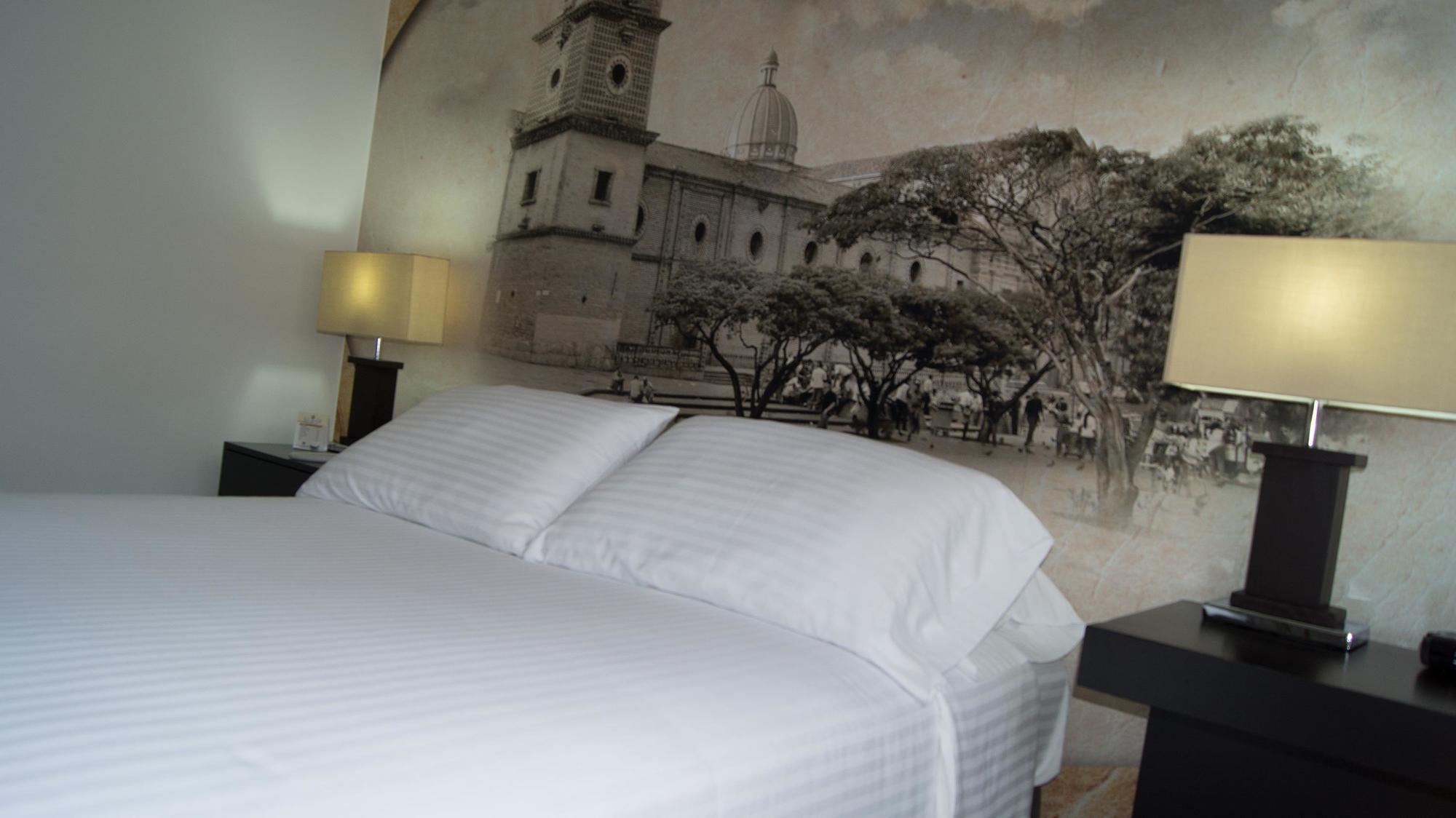 Aw Hotel Puerta De San Antonio Cali Exterior photo